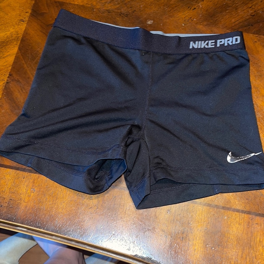 Nike pro woman’s spandex training short